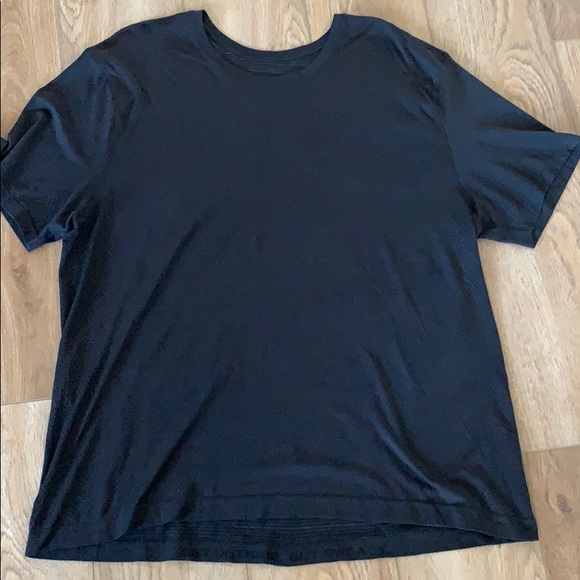 Lululemon Black Vented T-shirt - Picture 2 of 2